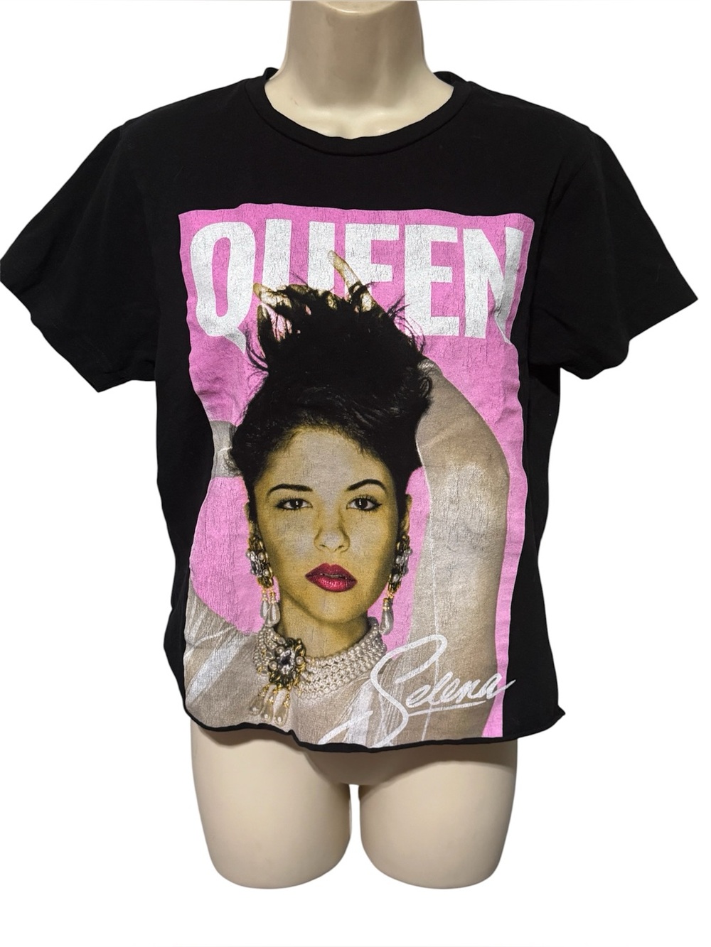 Black Tee with Pink Selena Queen Pink Graphic|woman small|Authentic Merchandise